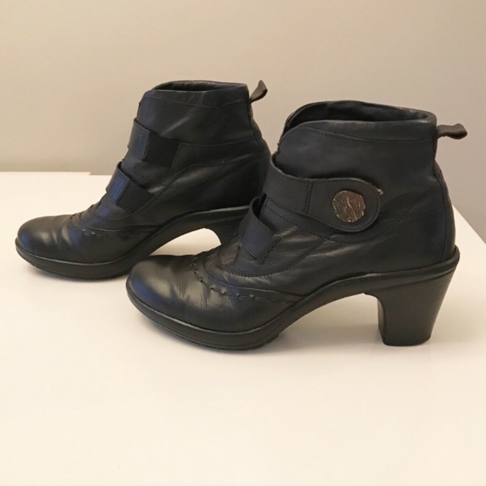 Josef Seibel black leather heels booties size 37